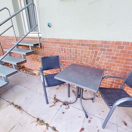 Sweethome - Business-Apartment Mit Kueche, Terrasse, Stellplatz Magdeburg Dış mekan fotoğraf