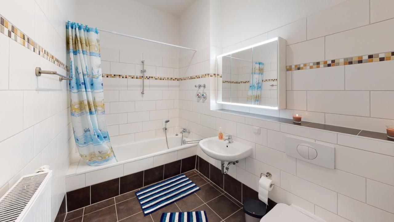 Sweethome - Business-Apartment Mit Kueche, Terrasse, Stellplatz Magdeburg Dış mekan fotoğraf