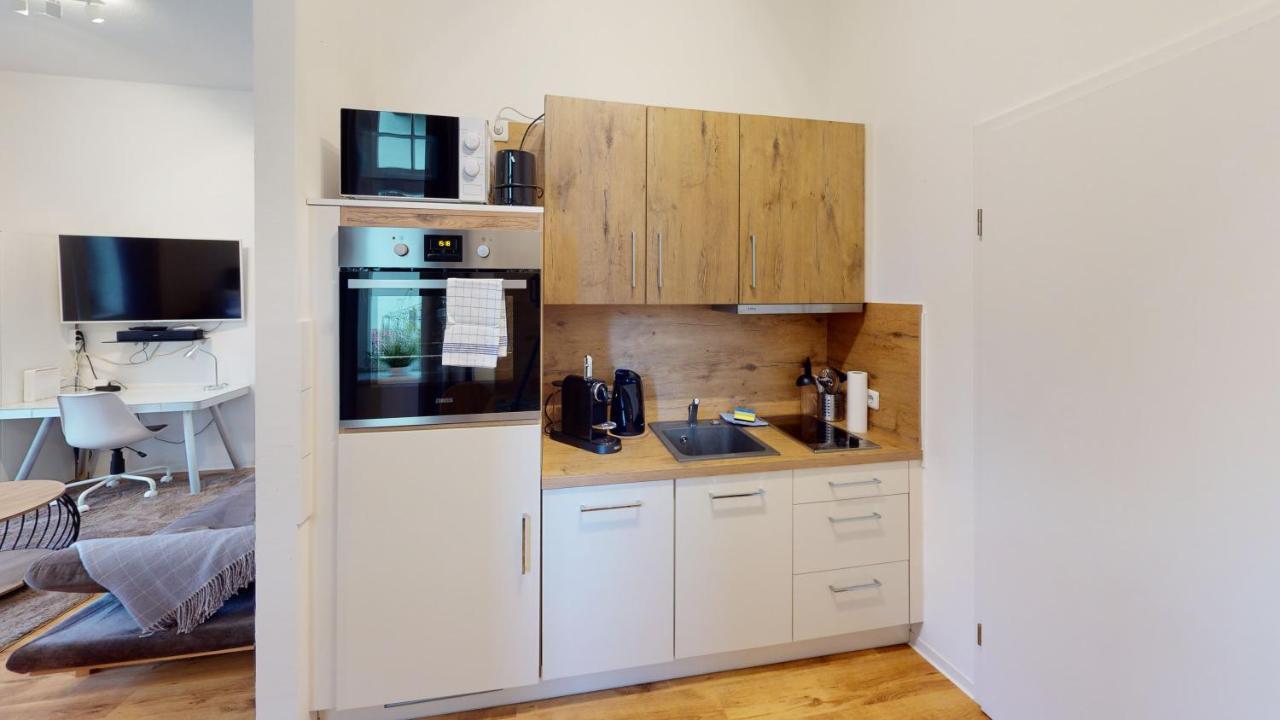 Sweethome - Business-Apartment Mit Kueche, Terrasse, Stellplatz Magdeburg Dış mekan fotoğraf