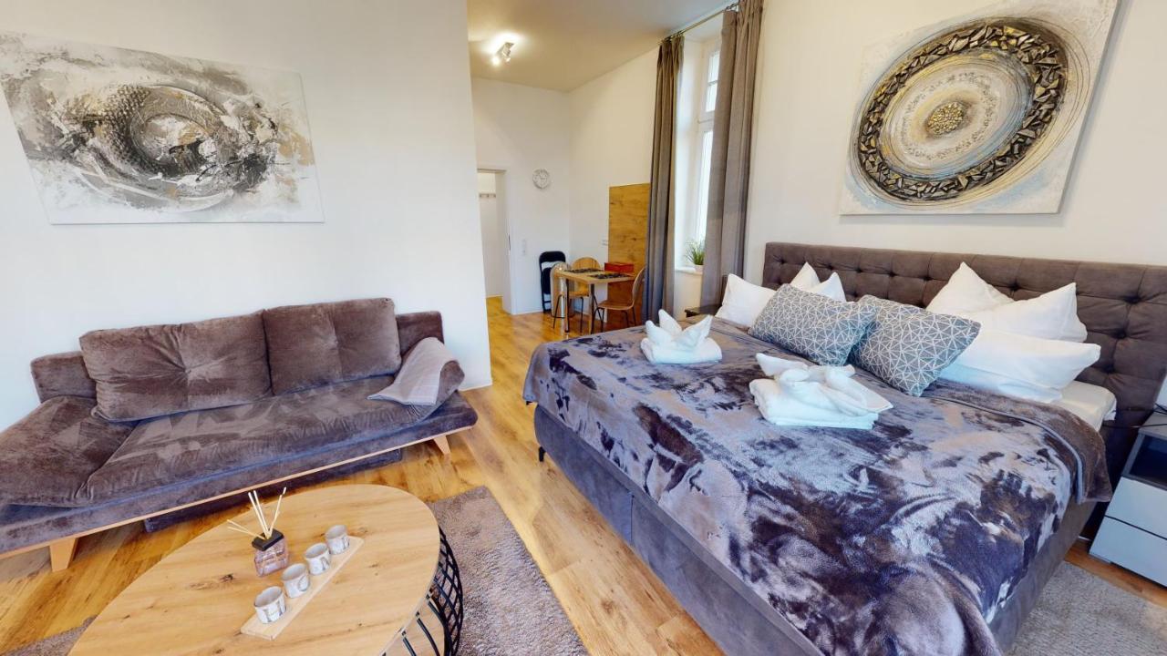 Sweethome - Business-Apartment Mit Kueche, Terrasse, Stellplatz Magdeburg Dış mekan fotoğraf