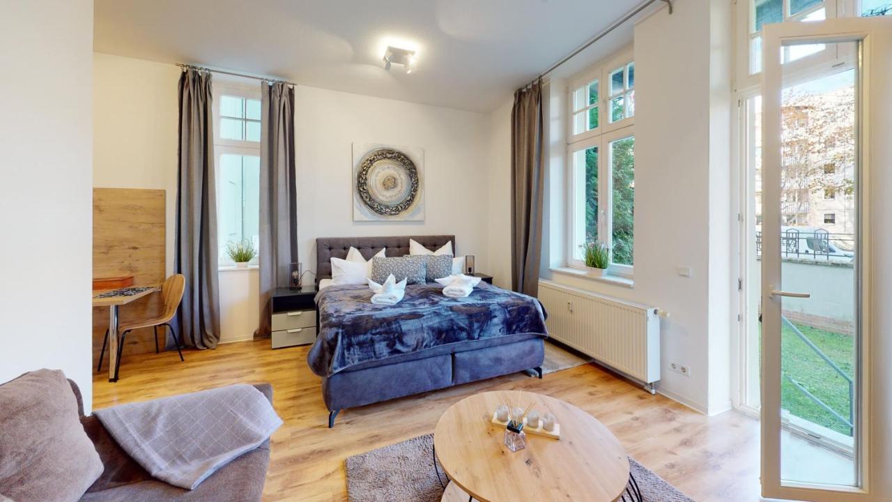 Sweethome - Business-Apartment Mit Kueche, Terrasse, Stellplatz Magdeburg Dış mekan fotoğraf