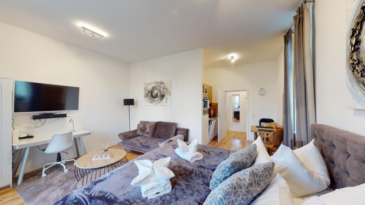 Sweethome - Business-Apartment Mit Kueche, Terrasse, Stellplatz Magdeburg Dış mekan fotoğraf