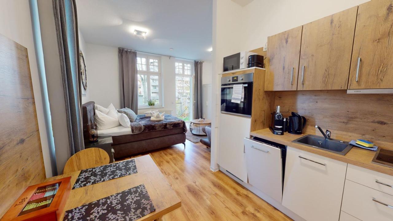 Sweethome - Business-Apartment Mit Kueche, Terrasse, Stellplatz Magdeburg Dış mekan fotoğraf